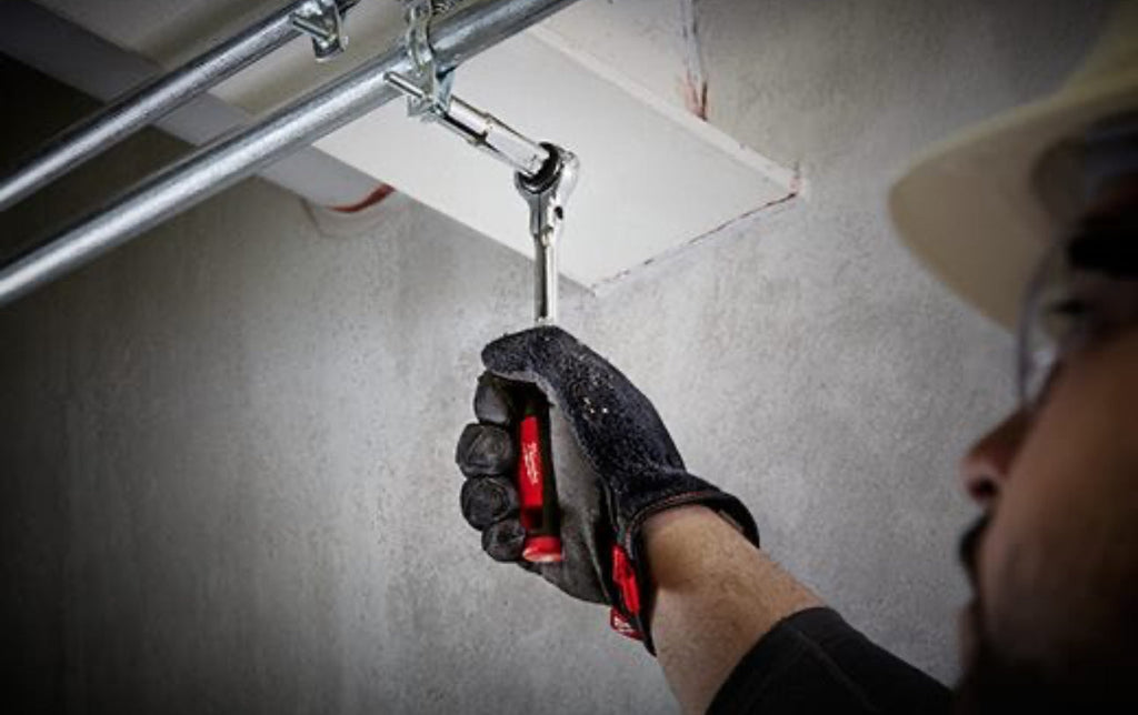 Milwaukee 2463-21RS M12 3/8-Inch Impact Wrench and Tire Inflator 1.5Ah Combo Kit